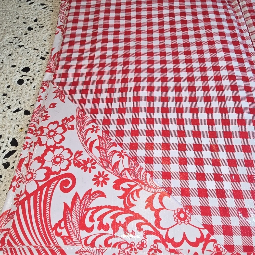 Oilcloth Red Lace On White Portfolio Cover Pad Holder Letter Size